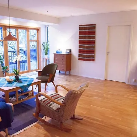 Keybutler Spacious Apartment Strandgaten דירה